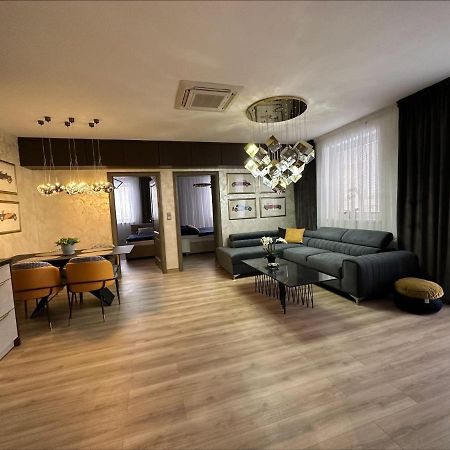 Apartman Matko Levice Bagian luar foto