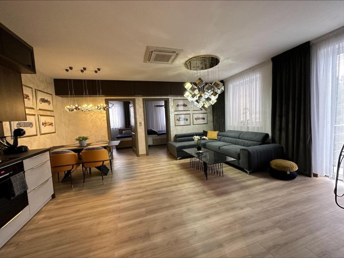 Apartman Matko Levice Bagian luar foto