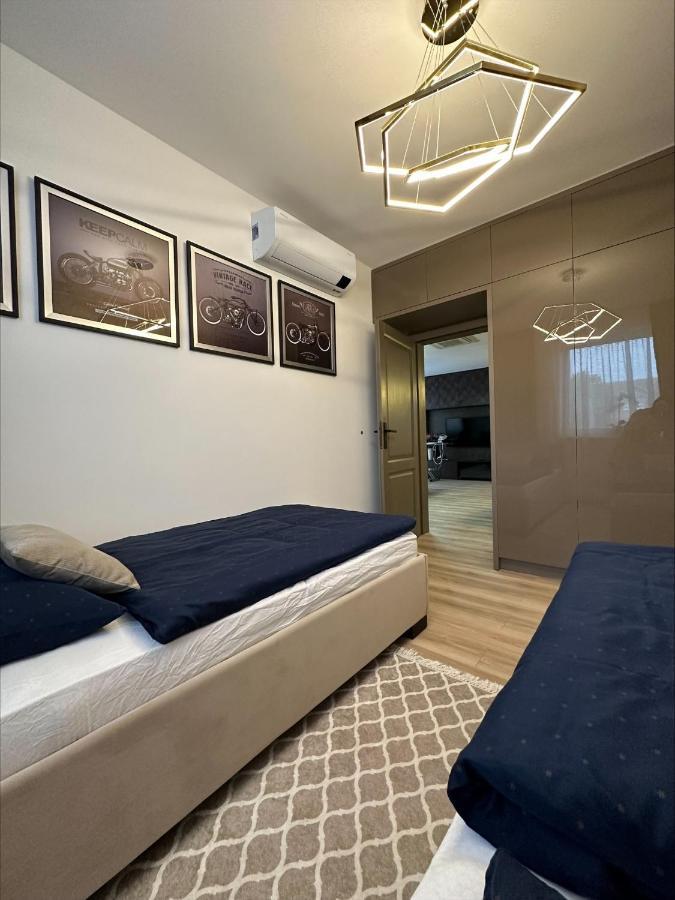 Apartman Matko Levice Bagian luar foto