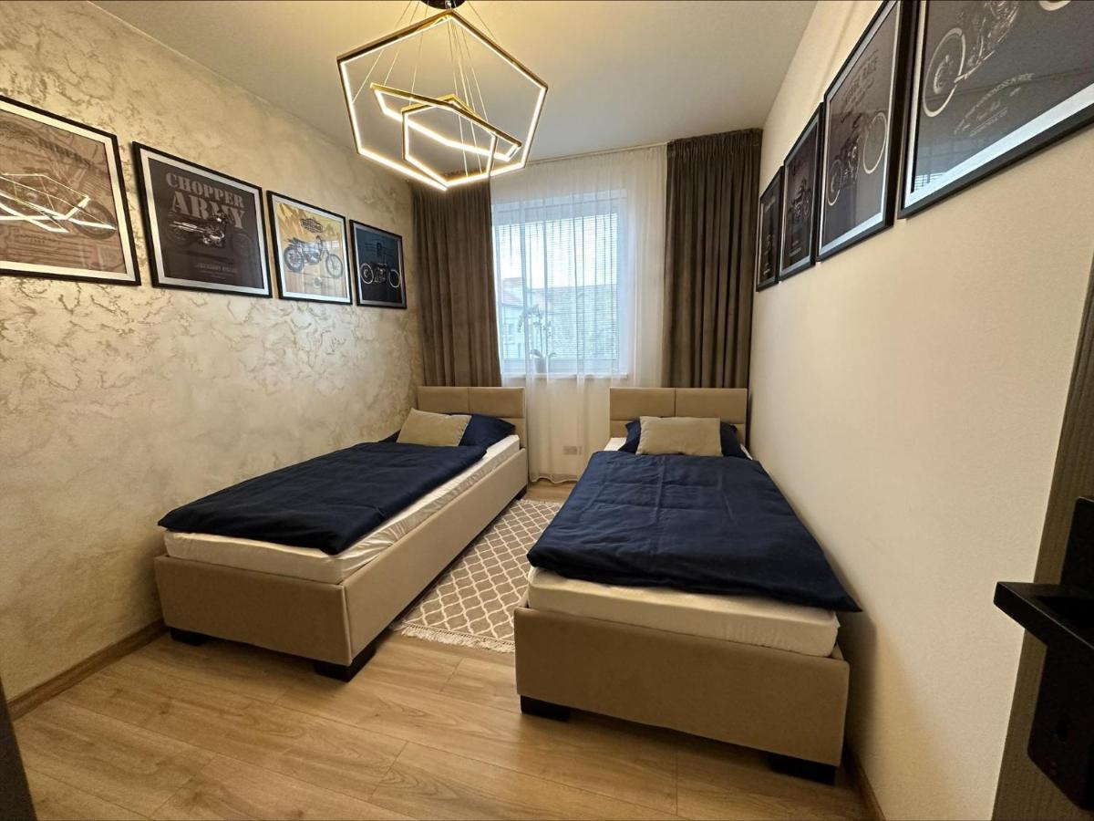 Apartman Matko Levice Bagian luar foto